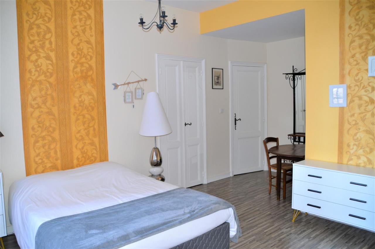 Maison Au Loup - Superbe Ancien Hotel Particulier Du Xvie Siecle Au Coeur De La Vieille Ville Du Puy Le Puy-en-Velay Εξωτερικό φωτογραφία